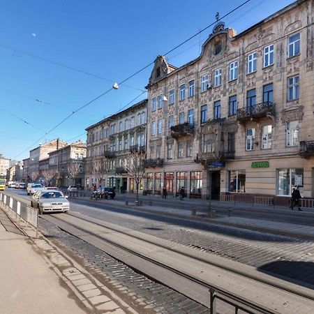 Зелені Апартаменти Біля Оперного Театру Flat In The City Center Lviv Extérieur photo