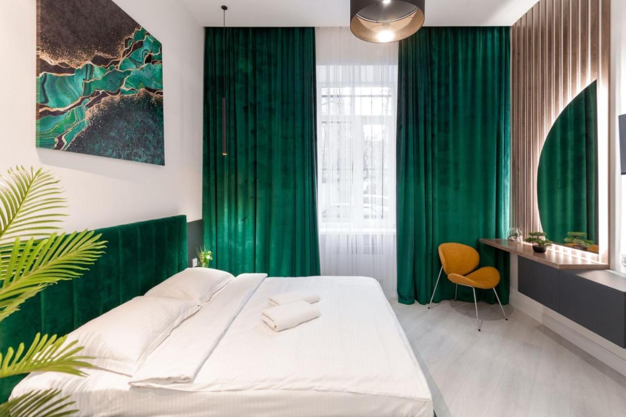 Зелені Апартаменти Біля Оперного Театру Flat In The City Center Lviv Extérieur photo