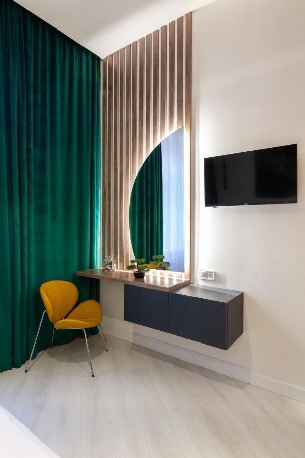Зелені Апартаменти Біля Оперного Театру Flat In The City Center Lviv Extérieur photo