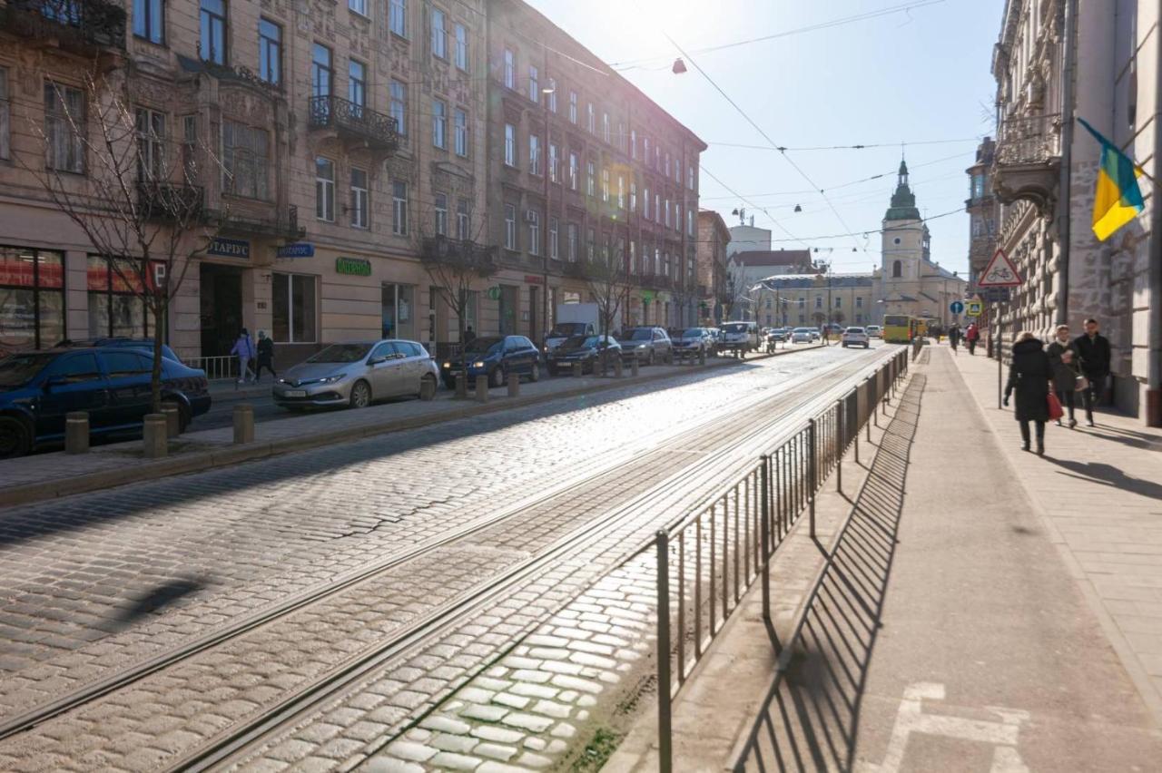 Зелені Апартаменти Біля Оперного Театру Flat In The City Center Lviv Extérieur photo